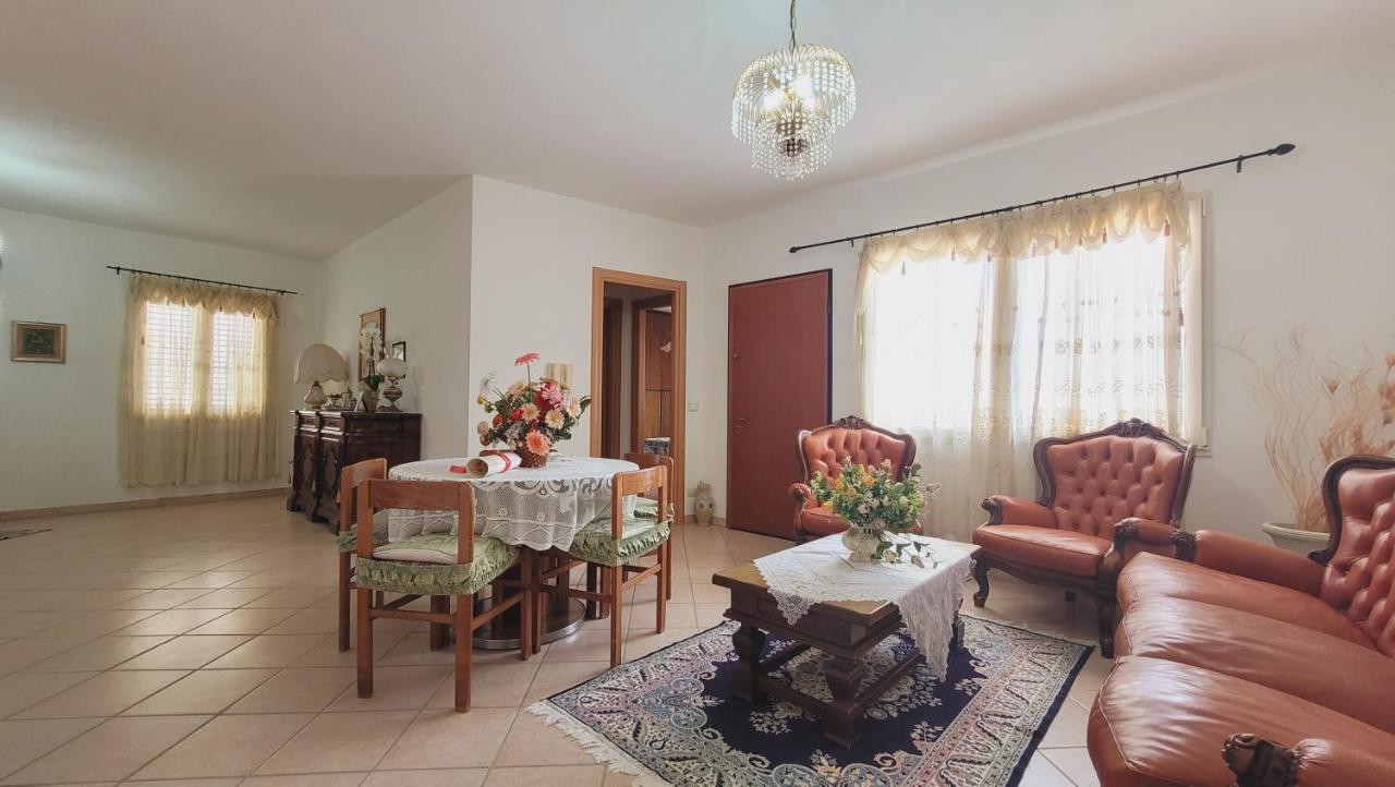 Вилла Residenza La Pineta Орозеи Экстерьер фото